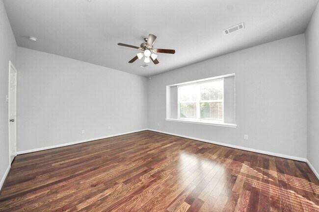 Building Photo - 6306 Bain Dr