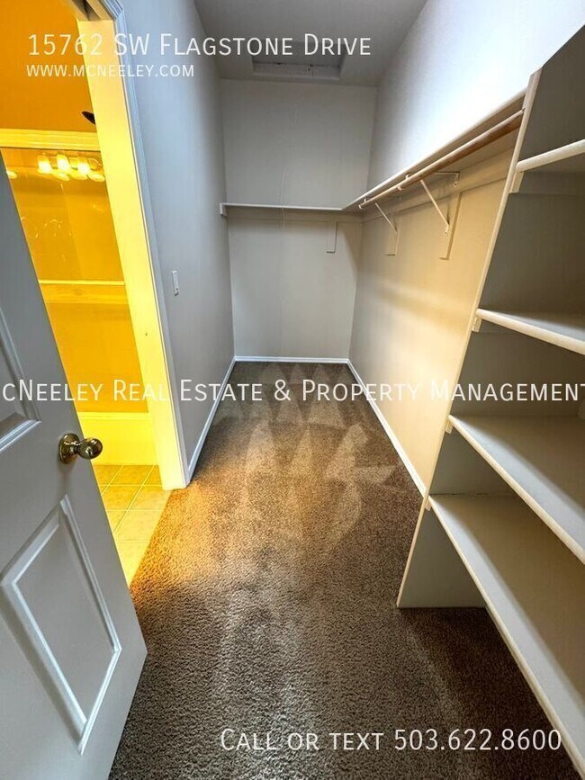 Building Photo - 15762 SW Flagstone Dr