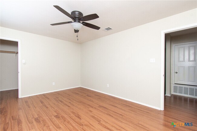 Building Photo - 5503 Bridgewood Dr