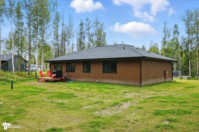 Building Photo - New & Upgraded 4BD Home!
