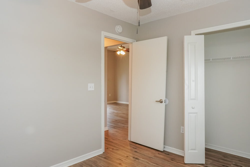 Building Photo - 11860 Shotgate Ct