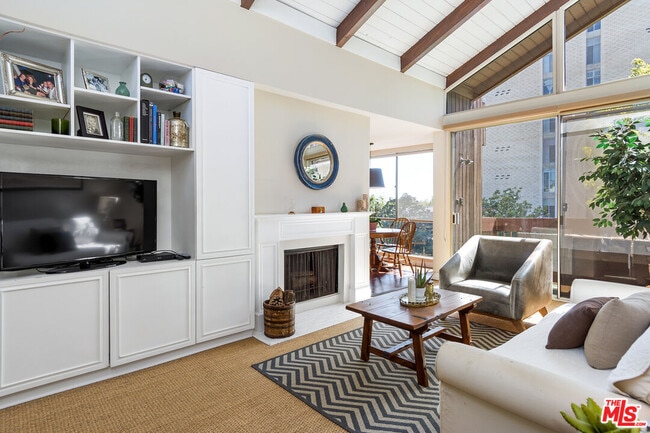 Building Photo - 1340 S Beverly Glen Blvd