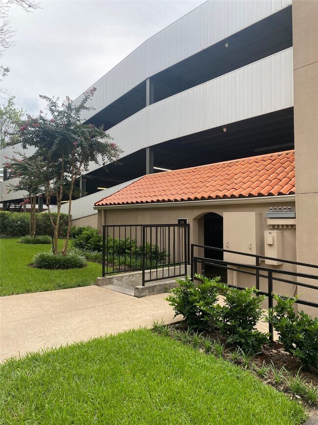 Building Photo - 3231 Allen Pkwy