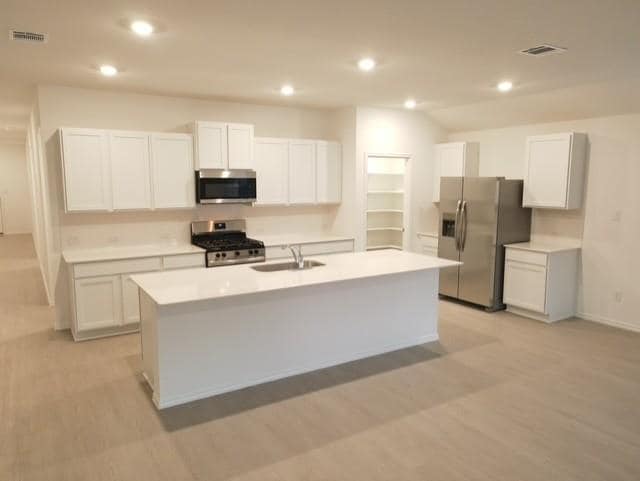 Building Photo - 121 Keefer
