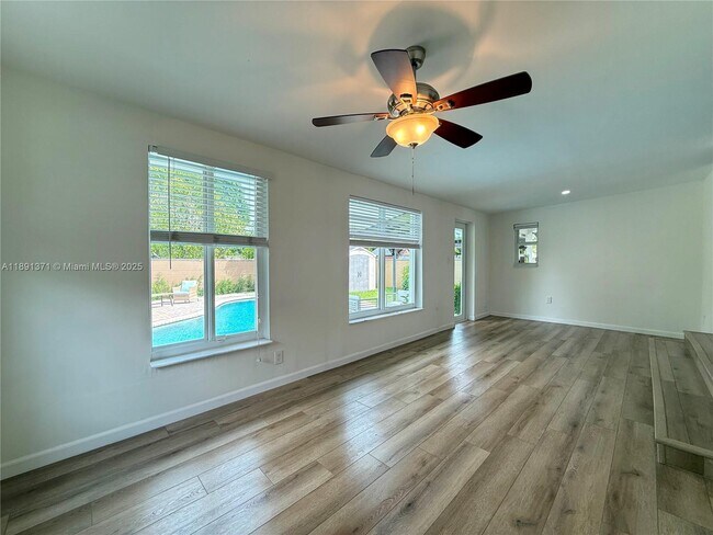 Building Photo - 2625 SW 67th Ave