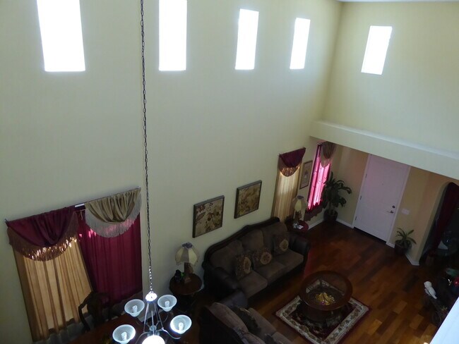 Building Photo - COMING SOON! 4 Bedroom Home in the Canyon Gate Community in Newhall!