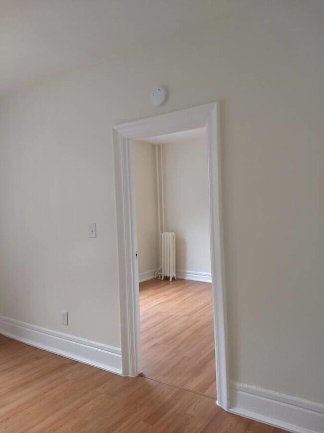Building Photo - 429 Fairmount Ave