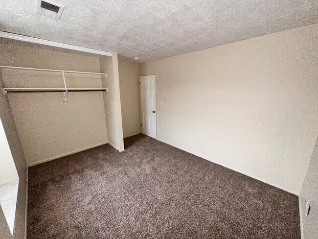 Building Photo - 3 Bedroom 2 Bathroom with 2 Car Garage