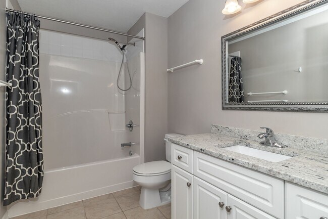 Building Photo - Private, 5 bedroom, 3.5 bath, Evans home-overlooking the woods!