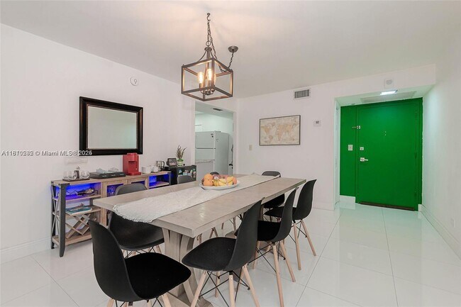 Building Photo - 6039 Collins Ave