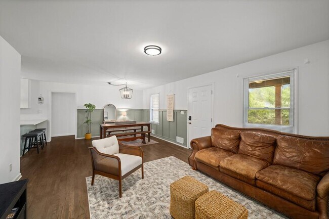 Building Photo - 3142 Chamblee Gap Rd