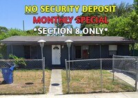 Building Photo - Large 4-1 house with central air