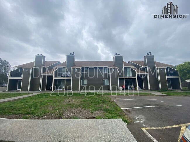 Building Photo - 104 Tacoma Blvd S