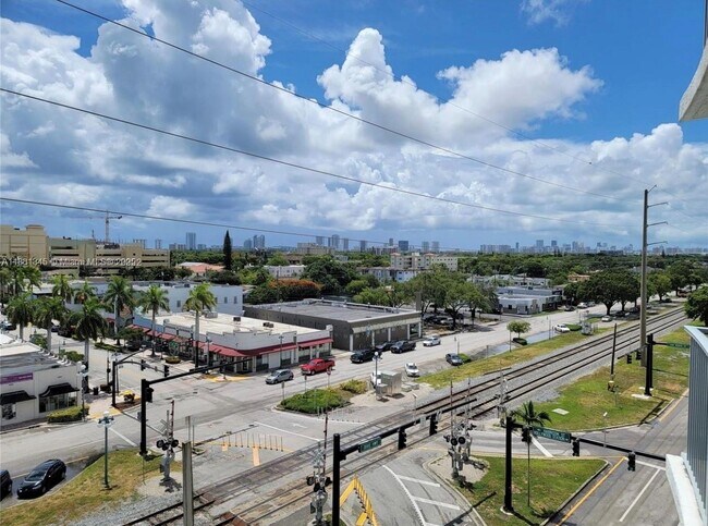Building Photo - 140 S Dixie Hwy