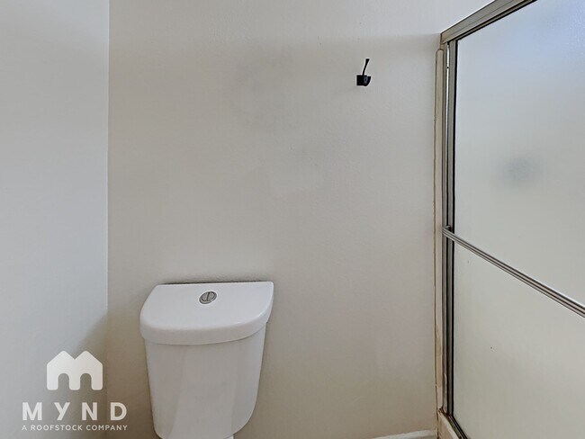 Building Photo - 2742 S Las Flores