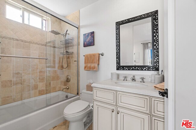 Building Photo - 137 S Spalding Dr