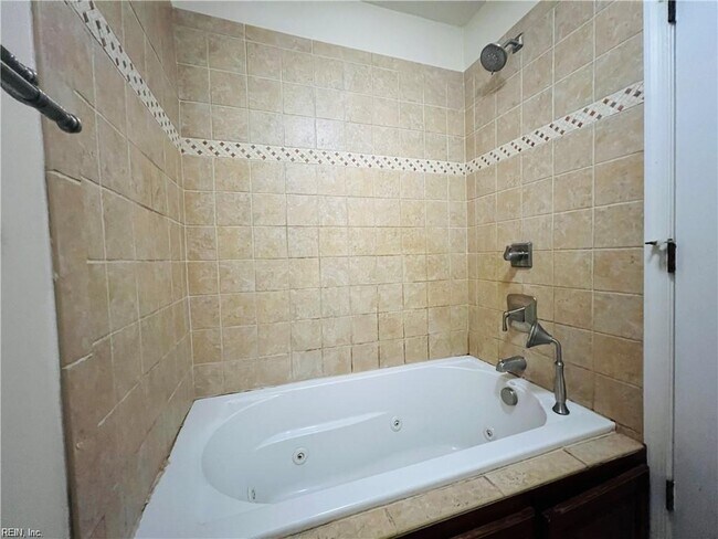 Building Photo - 12904 Daybreak Cir
