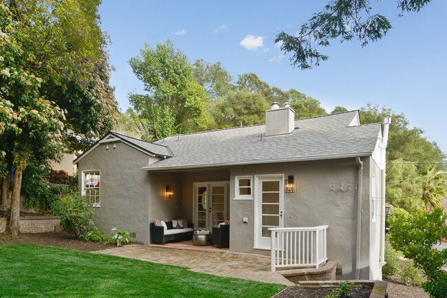 Building Photo - 3 El Gavilan Rd