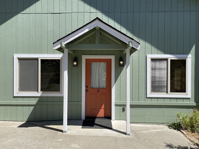 Building Photo - 4200 Green Valley School Rd