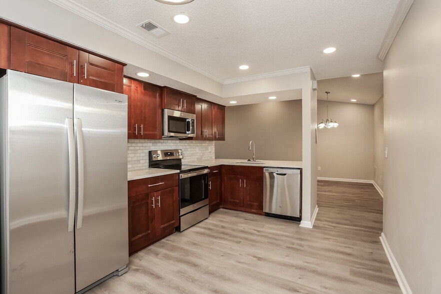 Building Photo - 7862 Aquarius Cir S