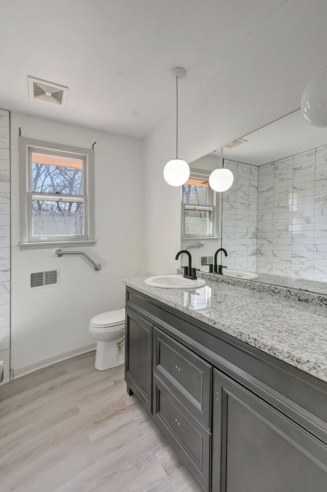 Building Photo - 6469 Fleetwood Dr