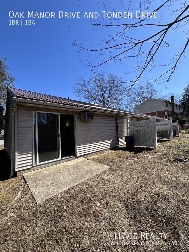 Building Photo - 228 Oak Manor Dr