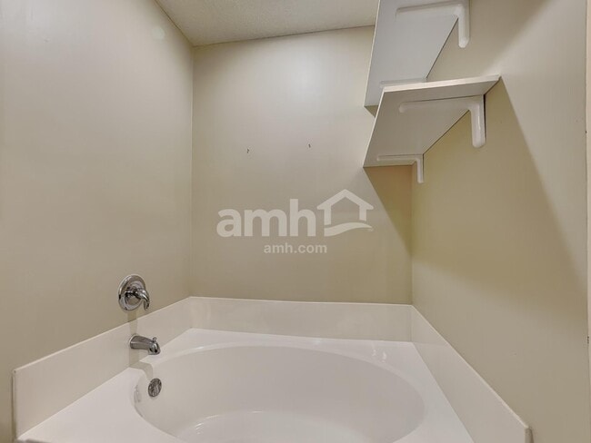 Building Photo - 244 Tigers Paw Dr