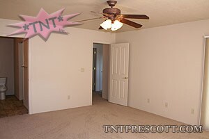 Building Photo - Home in Cliff Rose HOA on a Cul-De-Sac