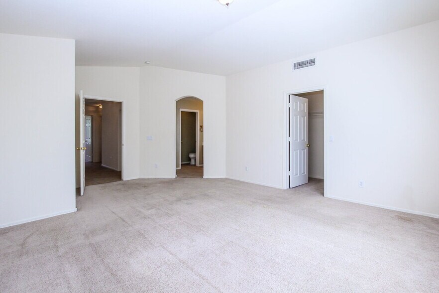 Building Photo - 14711 W Ely Dr