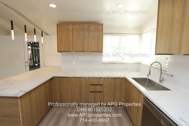 Building Photo - 636 S Gilbuck Dr
