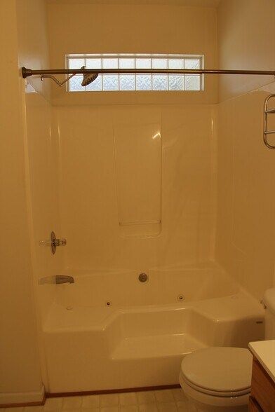 Building Photo - 148 River Walk Ct