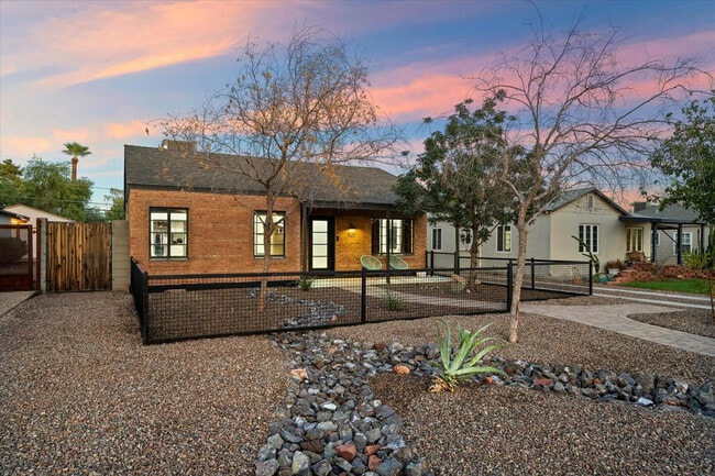 Building Photo - 1629 N 16th Ave