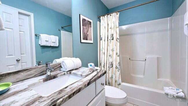 Building Photo - 455 E Beach Blvd