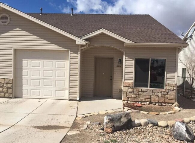 Primary Photo - 896 S 110 W