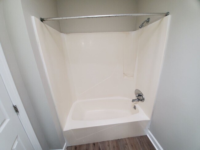 Building Photo - Updated 3 BR|2 BA Home Near TAFB!