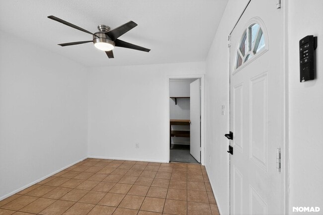 Building Photo - 3029 W Shaw Butte Dr