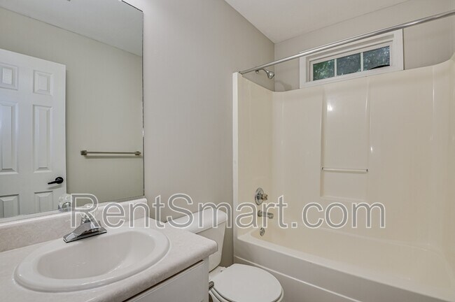 Building Photo - 4705 E Creek Mill Ct