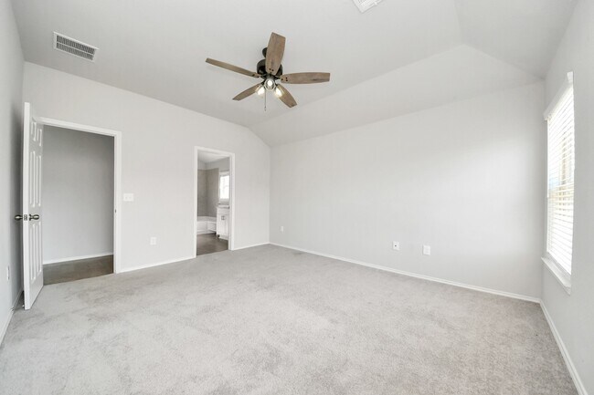 Building Photo - 20730 Southern Wds Blvd