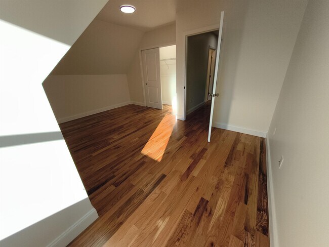 Building Photo - 386 Union Ave