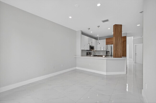 Building Photo - 981 SW 149th Ct