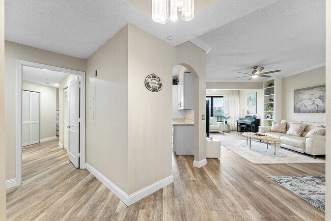 Building Photo - 7546 La Paz Blvd