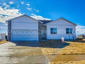 Building Photo - 4 Bedroom 3 Bathroom Ranch with a Finished Basement in Waukee