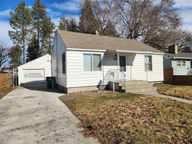 Building Photo - 3904 W Wellesley Ave