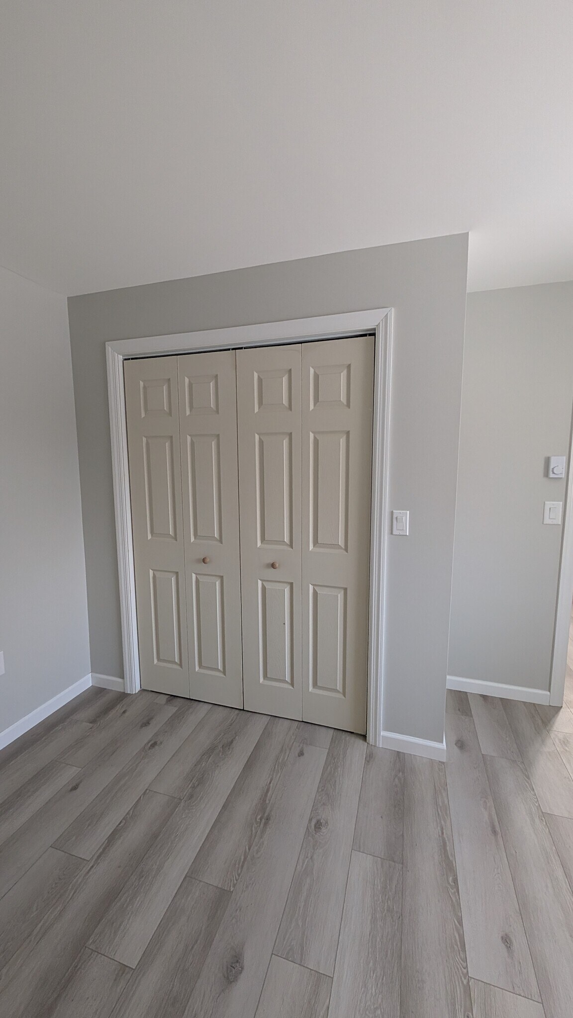 Building Photo - 3665 Essex Rd