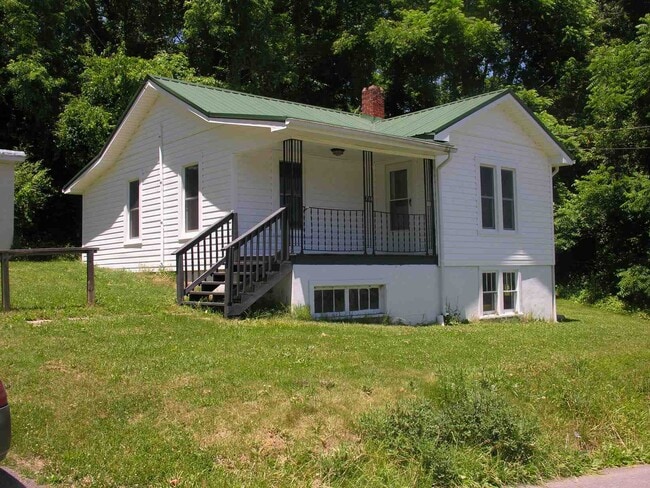Primary Photo - 716 Park Lane