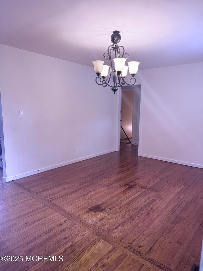 Building Photo - 1424 Shafto Rd