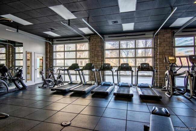 Building Photo - Amazing Condo with Beautiful Mountain and City Views!