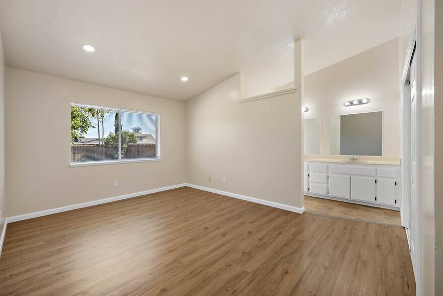 Building Photo - 1401 Prospect Way