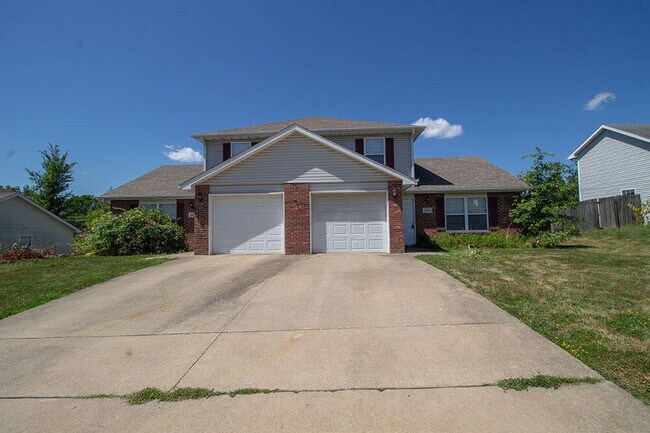 Primary Photo - 1415 N Frideriki Dr