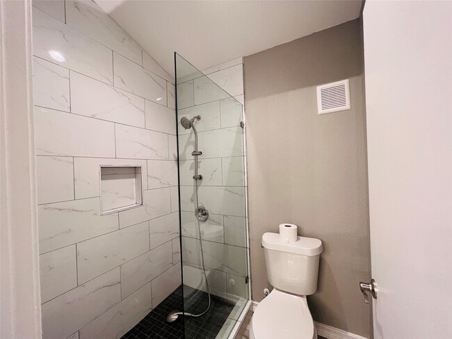 Building Photo - 2121 El Paseo St